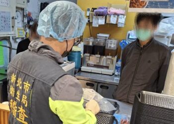 清六食堂中毒案通報增至 44 人！5 人住院治療     衛生局鎖定「白飯、煎蛋」追查