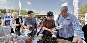 嘉義優鮮攻進日本職棒！翁章梁擔任開球嘉賓  啦啦隊強勢應援精準行銷日本市場