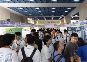 名企搶才熱潮！明志科大就博會邀 69 廠提 2,183 職缺     台塑、緯創攤位擠爆