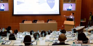 全國衛政及社政首長參訪秀傳  微創醫療實力驚豔全場