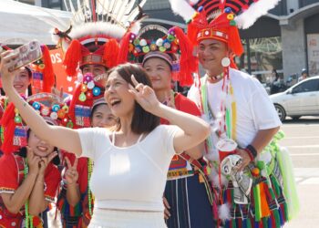 原民文化走進城市　彰化火車站快閃舞動青年能量