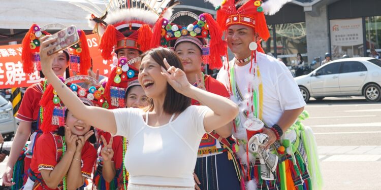 原民文化走進城市　彰化火車站快閃舞動青年能量