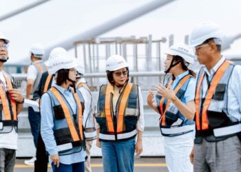 倒數通車淡江大橋成典範　議長康裕成擘劃高雄百年交通藍圖