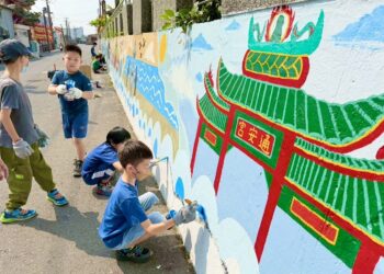 百米彩繪串起百年記憶　蚵寮國小打造海岸文化長廊