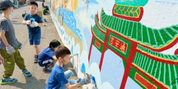 百米彩繪串起百年記憶　蚵寮國小打造海岸文化長廊