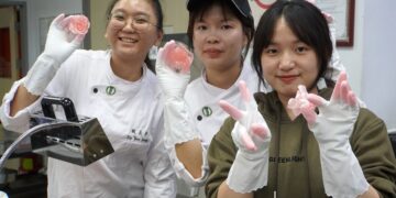 大葉烘焙邀韓國名廚拉糖工藝教學  提升實務能力與創作表現