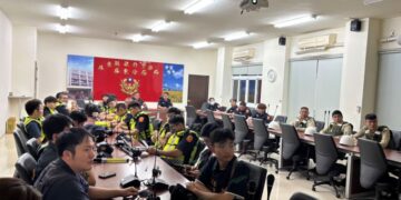 ​屏東警、憲強勢掃蕩不法因子　分局長親自帶隊實施區域淨化擴檢