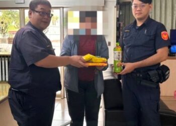 東港警結合善心人士　關懷弱勢暖心送物資