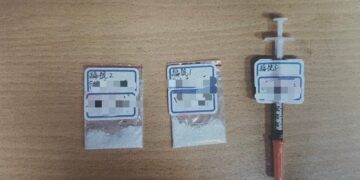 一見警車就露餡！前鎮警眼尖鎖定異狀　主動出擊尾隨圍捕迅速查獲犯嫌