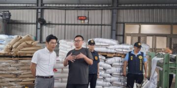 台南地檢署實地查訪塑膠袋業者-掌握市場動態防範不法囤積與哄抬價格