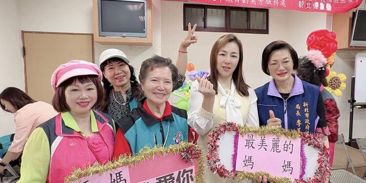 康乃馨旋律傳愛！救國團新北團委會結合關懷婦幼協會辦 DIY 活動     音樂鈴轉贈弱勢母親暖心頭