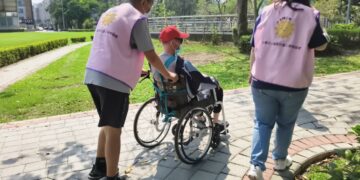 從陪伴中成長 台南市蕙心「小太陽工坊」打造身障與長者共融