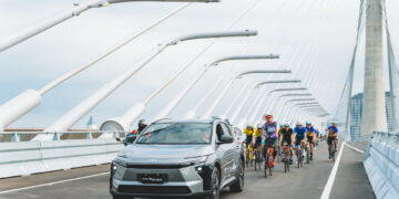 跨越都會新樞紐！TOYOTA 攜手淡江大橋通車盛事　共譜純電永續新篇章