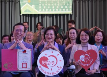 修繕傳愛！綠家扶輪社響應愛心大平台     完成 30 戶弱勢居家改善獲新北表揚