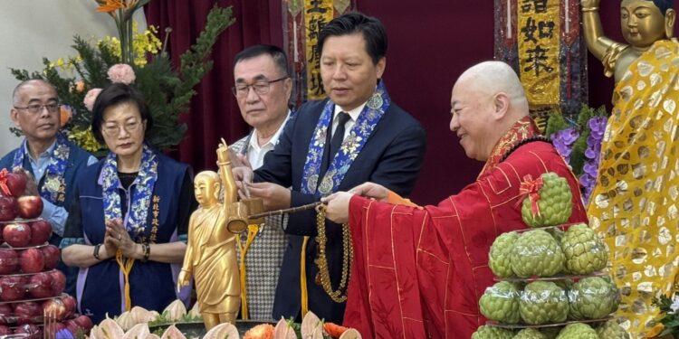 祈願佛光普照！新北佛教會三重舉行浴佛盛典     千人共慶佛曆 2570 年聖誕