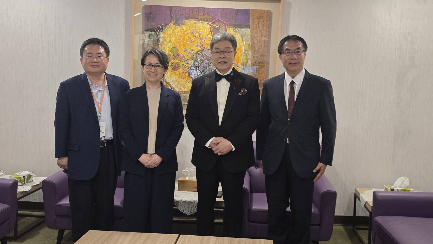 楊烈台南演唱會全場爆滿,蕭美琴自費相挺,半世紀歌聲滿載溫暖故事