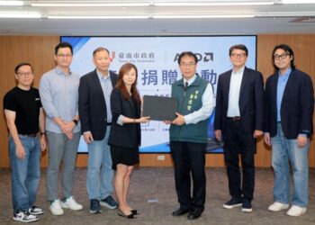 AMD捐贈31台AI筆電助攻台南智慧教育 攜手培育下一代AI人才