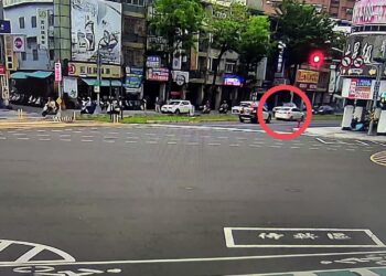 【輕忽、誤闖、釀禍】交通事故《中正、大順路口》案，苓雅局雄警依法裁罰