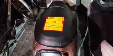 好友「醉」不該  騎士遭攔秒跳車　乘客接手騎車酒駕當場栽