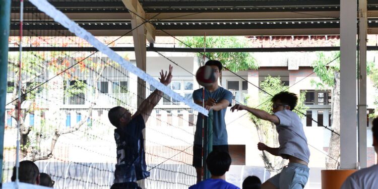 高師大攜手明陽中學!以運動闖關及排球友誼賽激勵少年翻轉人生