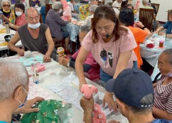 彰化榮家藝文與健身空間正式啟用 長輩手作艾草拍打棒樂活又療癒