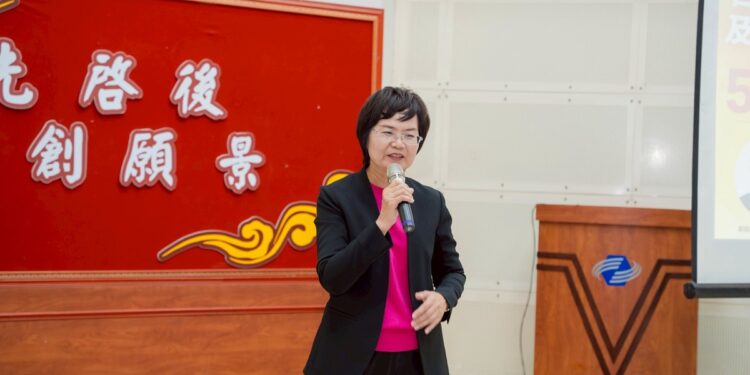 陳素月邀王美花舉辦產業座談大獲好評  連結在地產業深入淺出地做出剖析