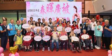 慶祝115年母親節　宜蘭縣政府表揚14位模範母親