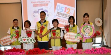 慶祝國際護師節  彰化市公所贈護理人員香皂花賀節兼打氣