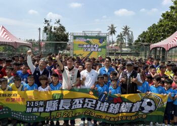 屏東縣縣長盃足球錦標賽 長治國中熱血開踢