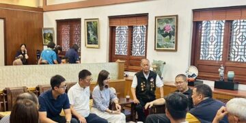 大寮林園議員李雨庭重視地方宗教傳承,陪同龍潭寺主委前往南鯤鯓代天府參拜 祈求國泰民安、風調雨順
