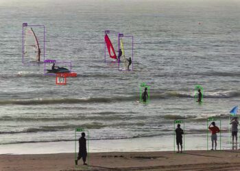 海洋委員會導入澳洲海灘救生 北中南東四大示範海域起跑 高科大旗津開訓培育種子師資