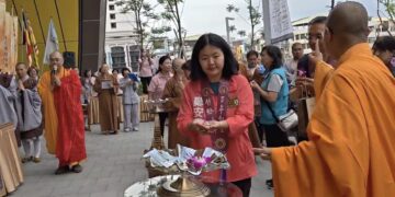 佛光山行腳托缽再臨鳳山　鳳邑開漳聖王廟續結法緣共襄盛舉 鄭安秝：信仰凝聚善念，讓社會更祥和