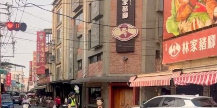 上網購買棒球手套先買6萬元點數卡　警與超商店員聯合阻詐暨內埔警訊
