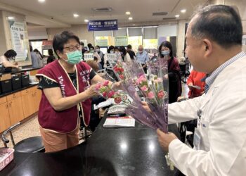 化感恩為樂音 高醫感恩音樂會 用音符致敬母親與白衣天使