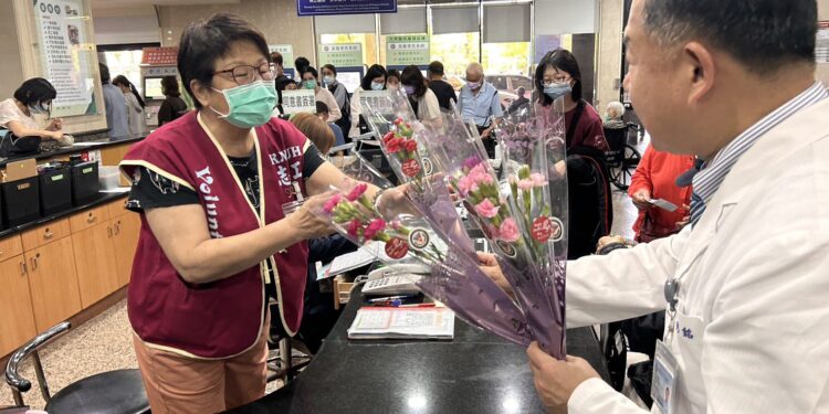 化感恩為樂音 高醫感恩音樂會 用音符致敬母親與白衣天使