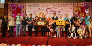 提前歡度母親節　礁溪鄉表揚18村模範母親　簡寶珠報縣表揚