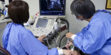 健檢抽血「完全正常」竟罹癌  30歲女上班族「照鏡子」意外發現無聲殺手