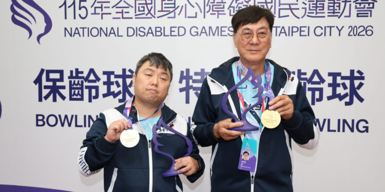 兩年磨一劍！黃金搭檔袁朝盛、蔡勝雄逆襲強敵     全障運保齡球強勢摘金