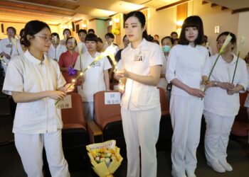 影音/慶祝國際護師節 彰化醫院新進護理師 純白班年領70萬