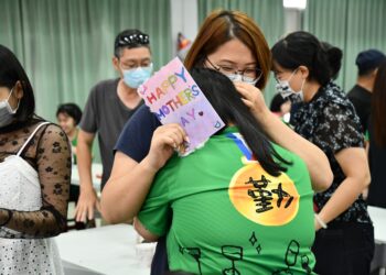 勵志中學「感恩傳情・愛在校園」   母親節舉辦面對面懇親