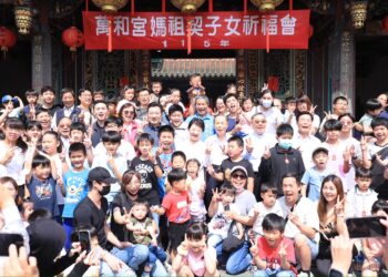 百年神緣傳承！台中萬和宮契子女祈福法會登場   上千家庭齊聚南屯祈平安