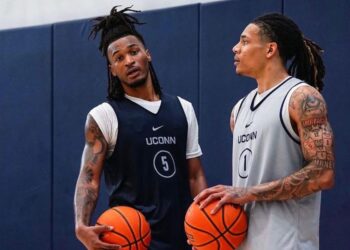 《NBA》馬刺G2回神 大勝38分虐殺灰狼 系列賽扳回一成