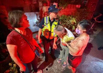 熄燈後再度亮起！老翁深夜跌倒　暖警與飲料店接力救援
