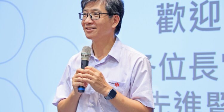 接軌國際淨零浪潮　南市經發局率企業觀摩南寳樹脂ESG轉型
