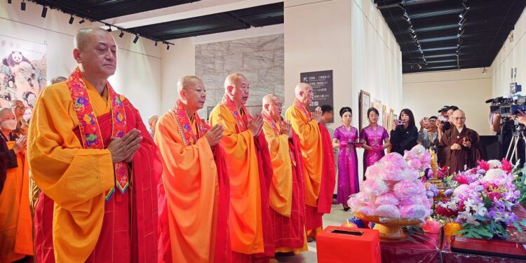 梵音美聲飄揚傳遍法界  如來正法遍滿虛空