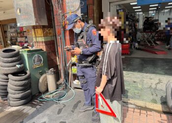 【應變、排障、維安】車輛拋錨《建國一路與輔仁路口》案，苓雅局謝旻家與林晏如雄警、機敏化解危機