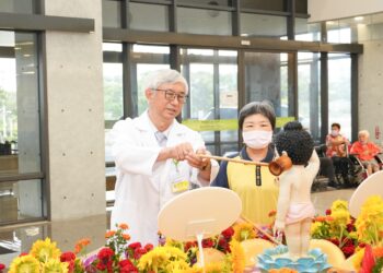 【佛法柔、禪意濃、醫心暖】高雄秀傳打造療癒祈福空間，《浴佛節祈福慶典》撫慰人心、人文關懷
