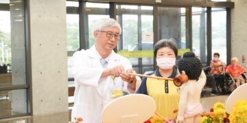 【佛法柔、禪意濃、醫心暖】高雄秀傳打造療癒祈福空間，《浴佛節祈福慶典》撫慰人心、人文關懷