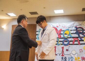 嘉藥藥學系授袍典禮　222名藥學生邁向藥師實務