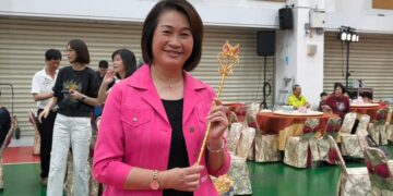 影音/田中鎮模範母親表揚  女王駕到光芒萬丈